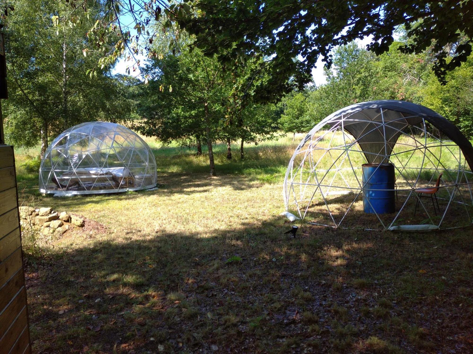 Voyage Spatio-Temporel Poussanges Exterior photo