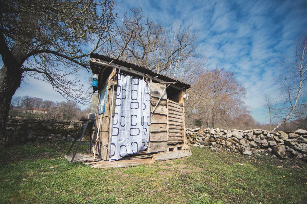 Voyage Spatio-Temporel Poussanges Exterior photo